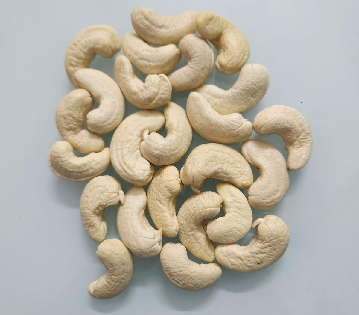 Cashews w 320